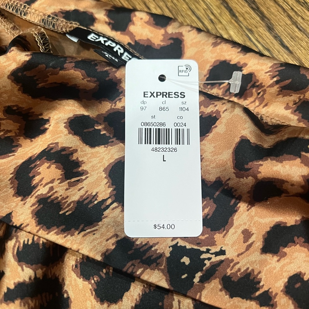 Express Animal Print Top - Picture 2 of 2